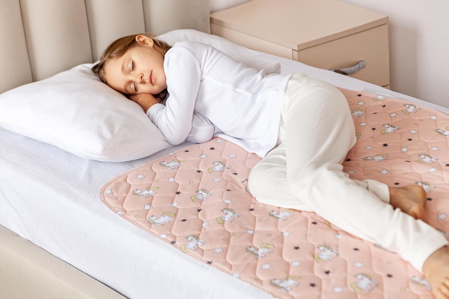 Lynmark® Potty Training Waterproof Bed Pad Best for Baby NAPPA Awards