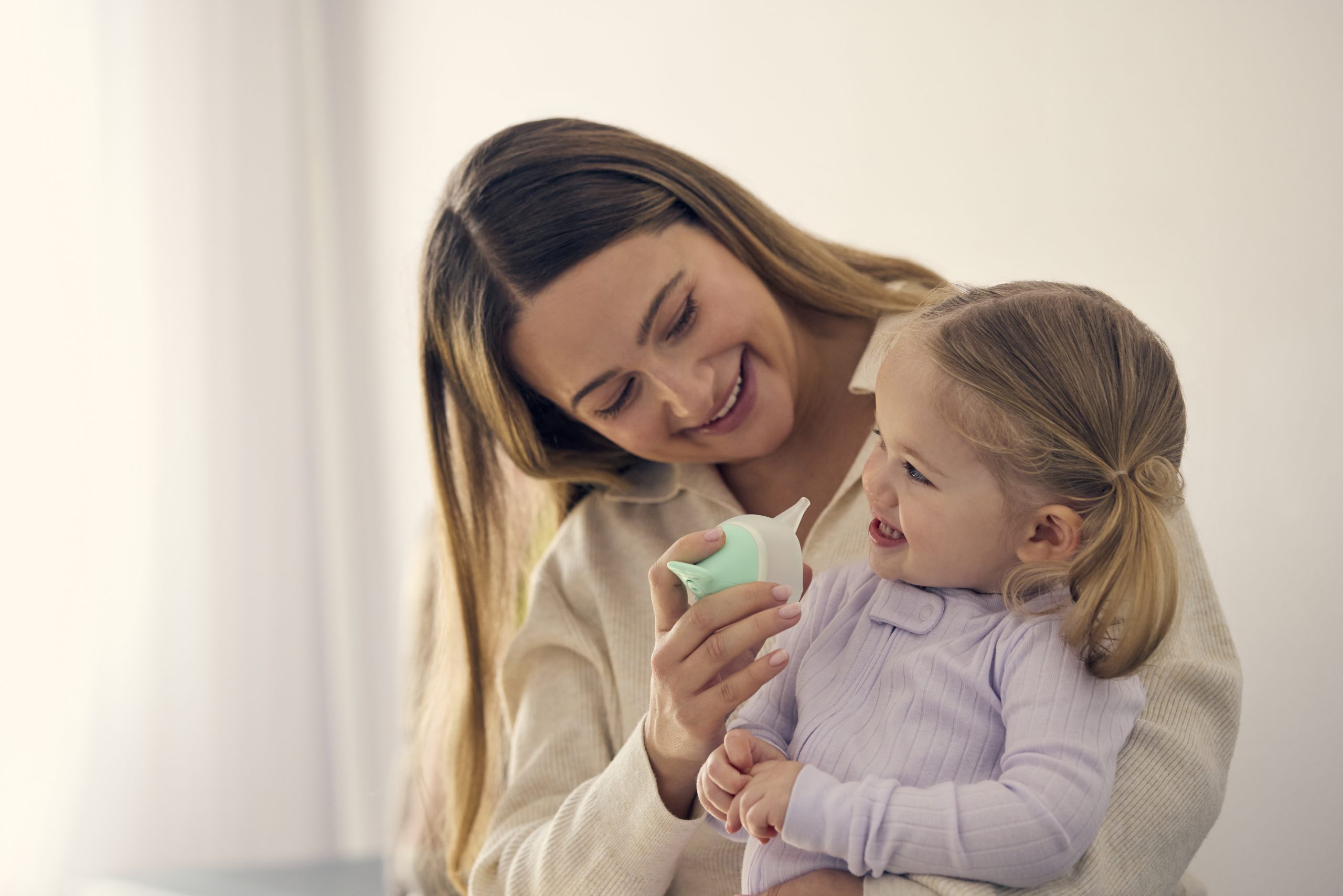 Narwhal Booger Buddy™ Light-Up Nasal Aspiration Bulb